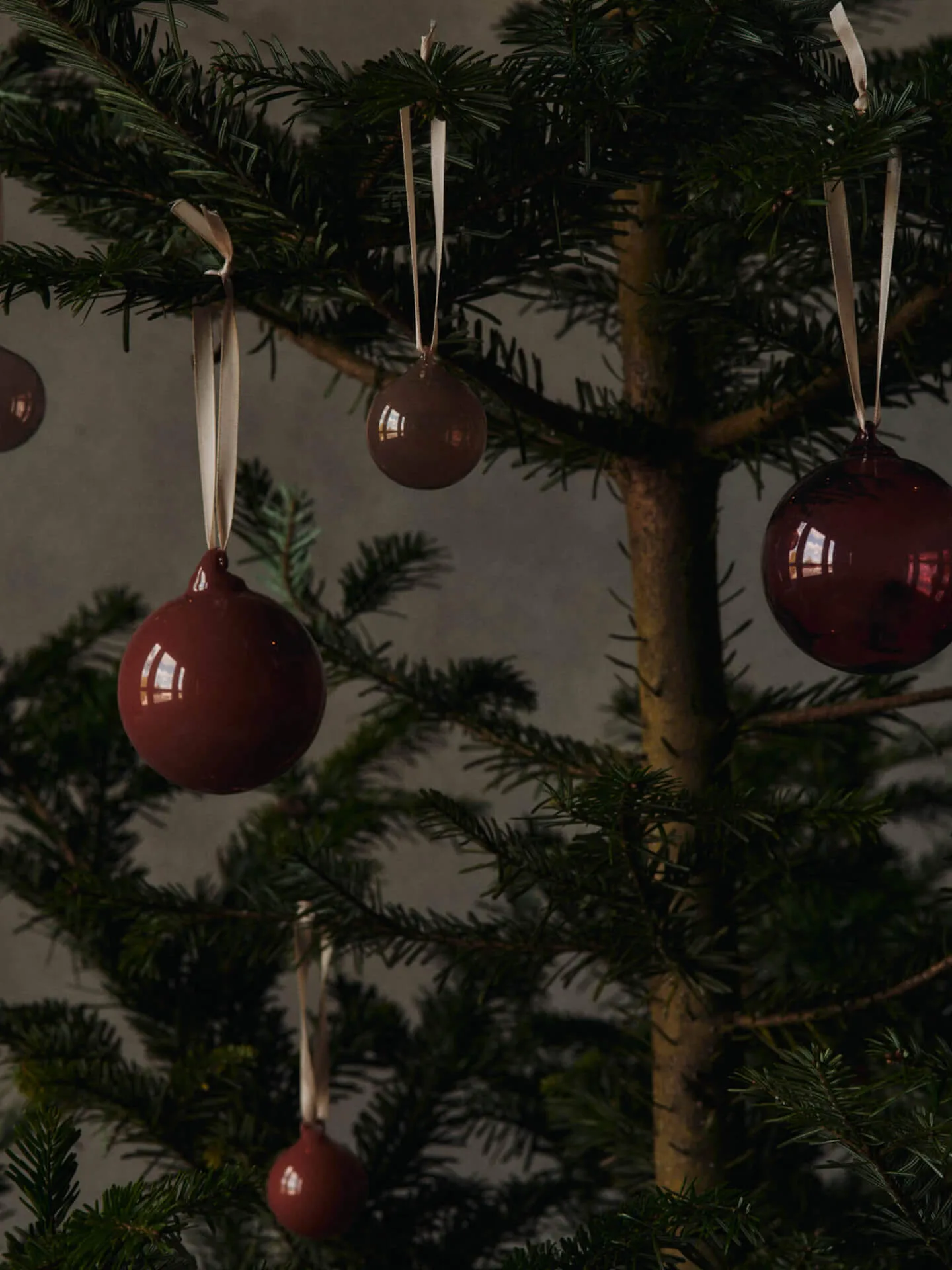 Bombka szklana M Ø8 cm, 3 części, Różany, półprzezroczysty Ferm Living