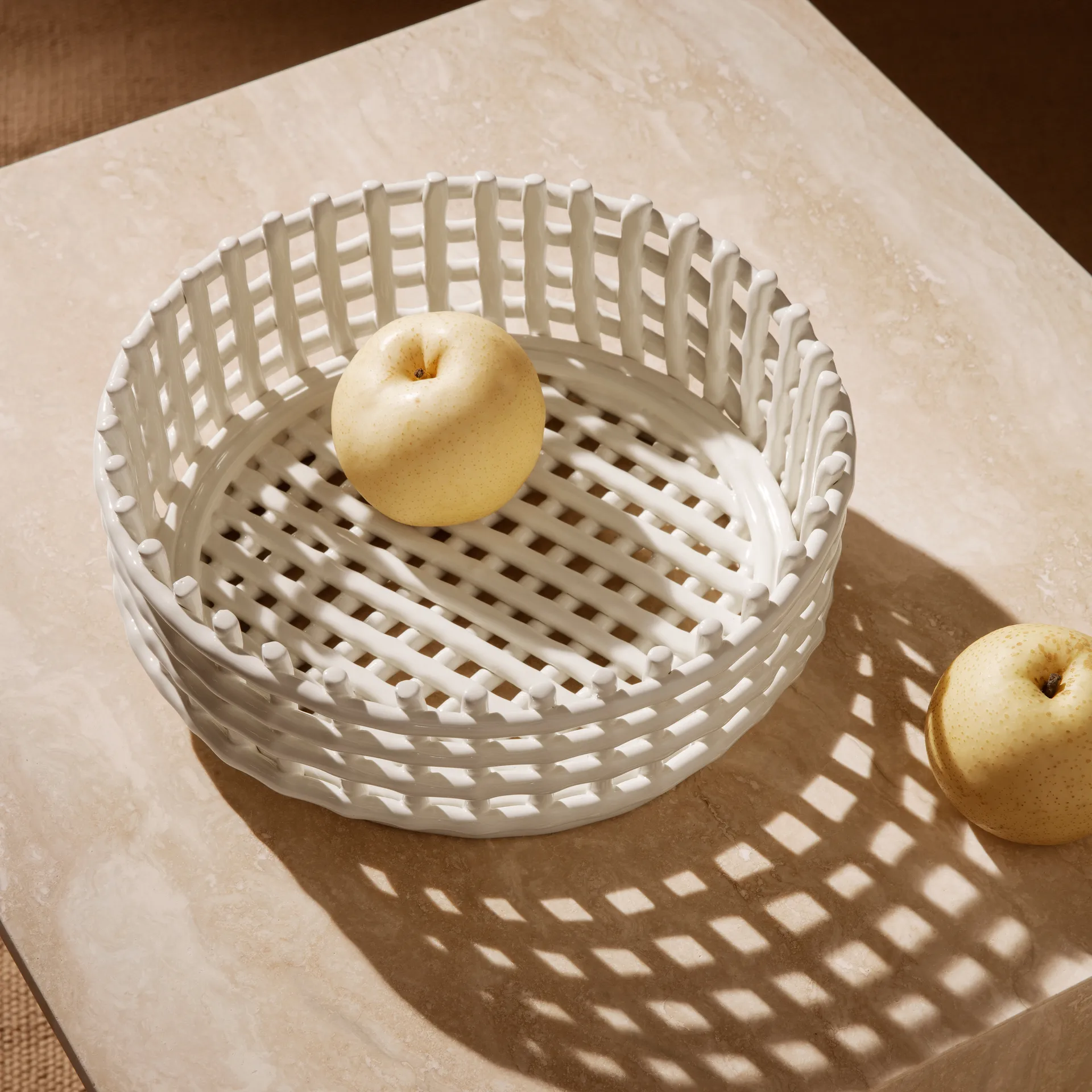 Ceramic pleciona miska, off-white Ferm Living