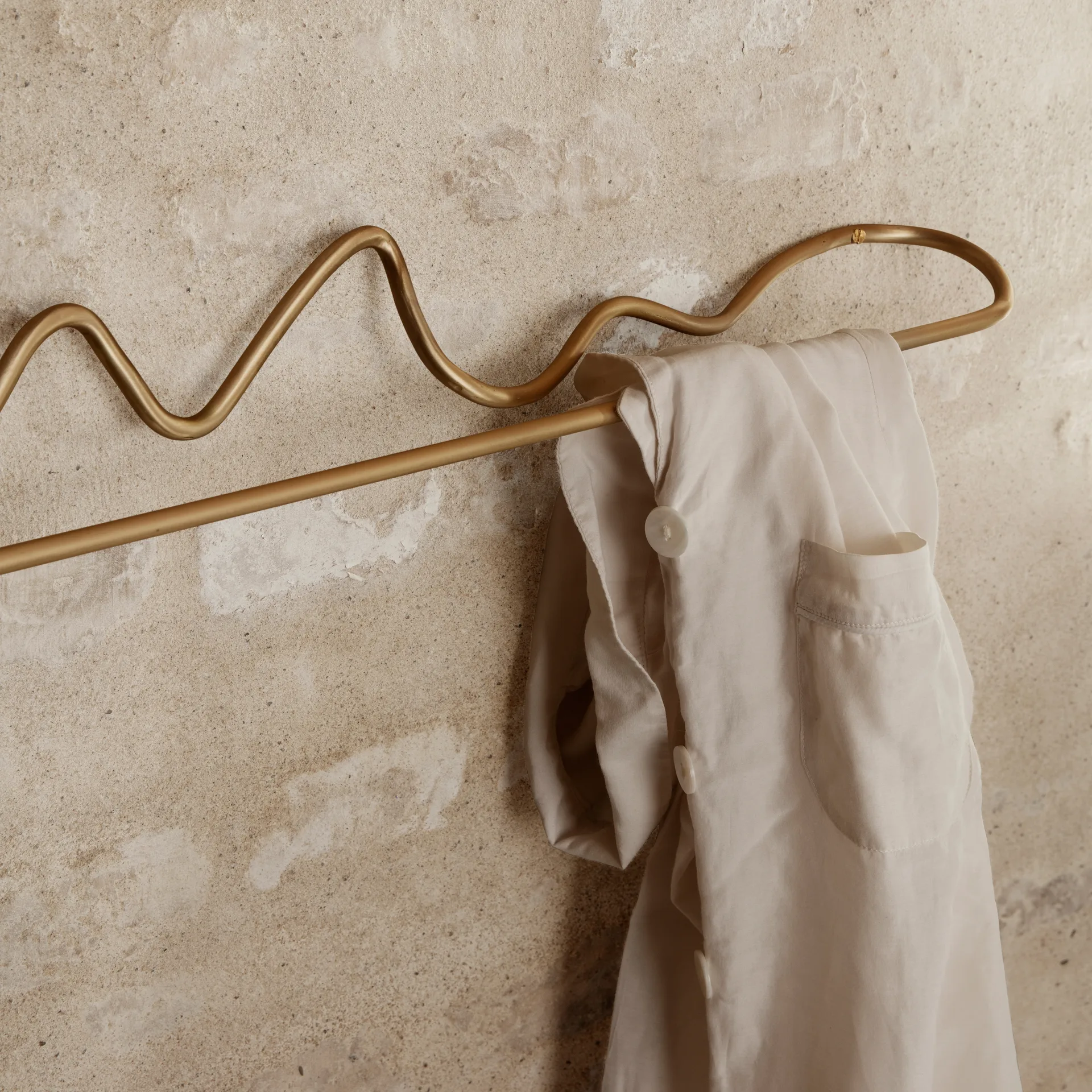 Curvature wieszak na ręczniki, brass Ferm Living
