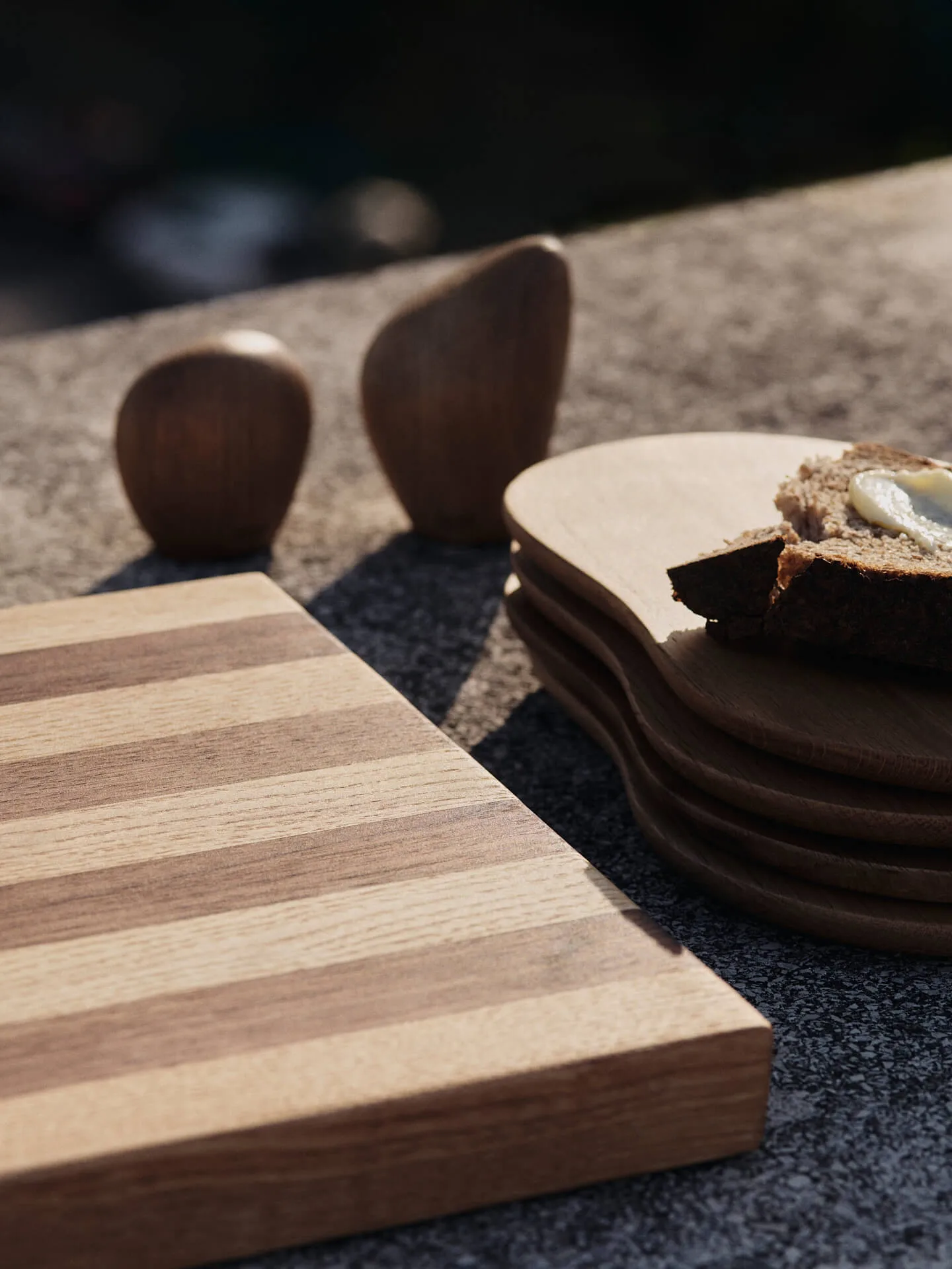 Deska do krojenia Stribe bold 25x36 cm, Walnut-oak Ferm Living