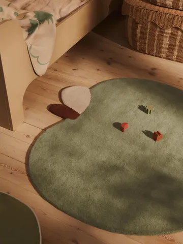 Dywan z włosiem Apple - Tea Green, 110x110 cm - Ferm Living