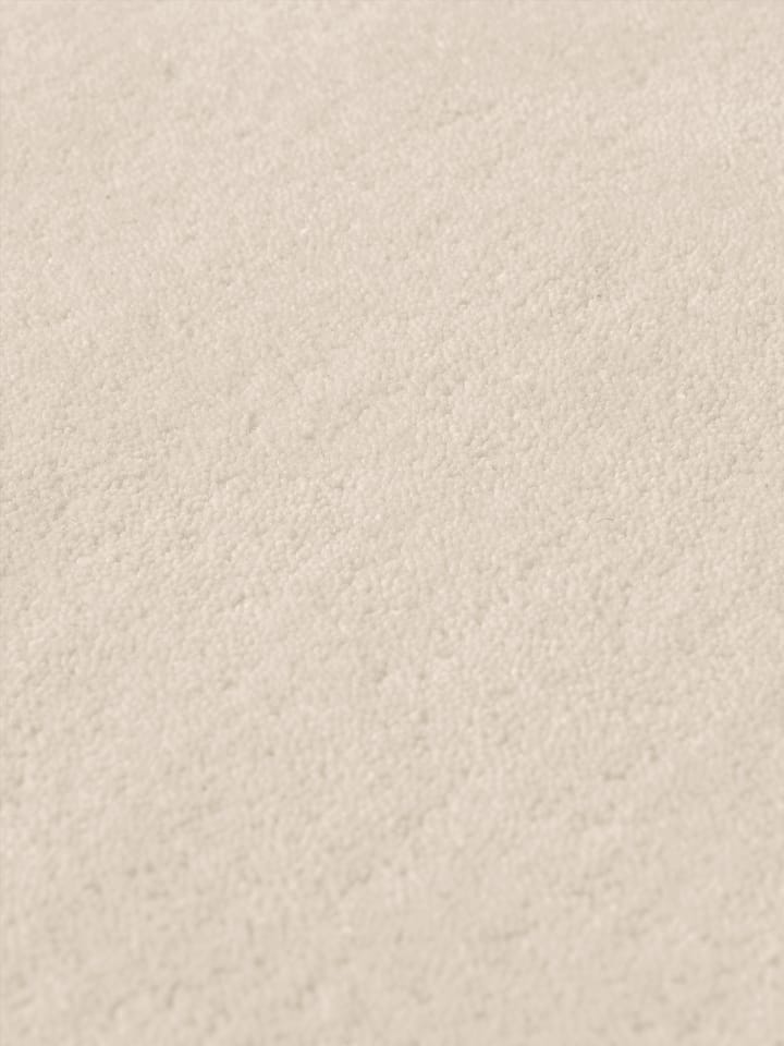 Dywan z włosiem Stille okrągły - Off-white Ø240 cm - ferm LIVING