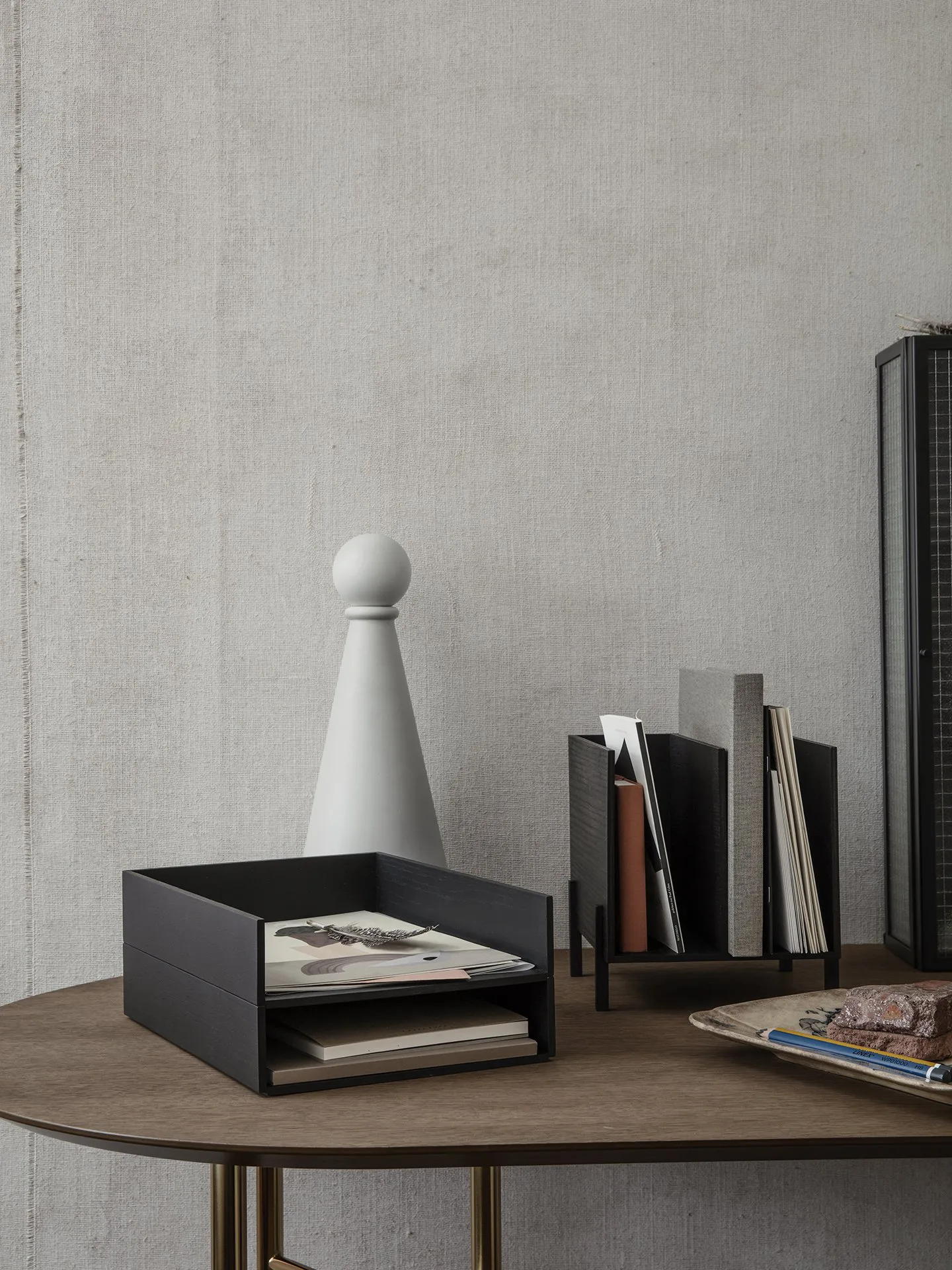 Ferm Living taca na listy, Dark stained oak Ferm Living