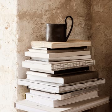 Flow kubek 360 ml - black - Ferm Living
