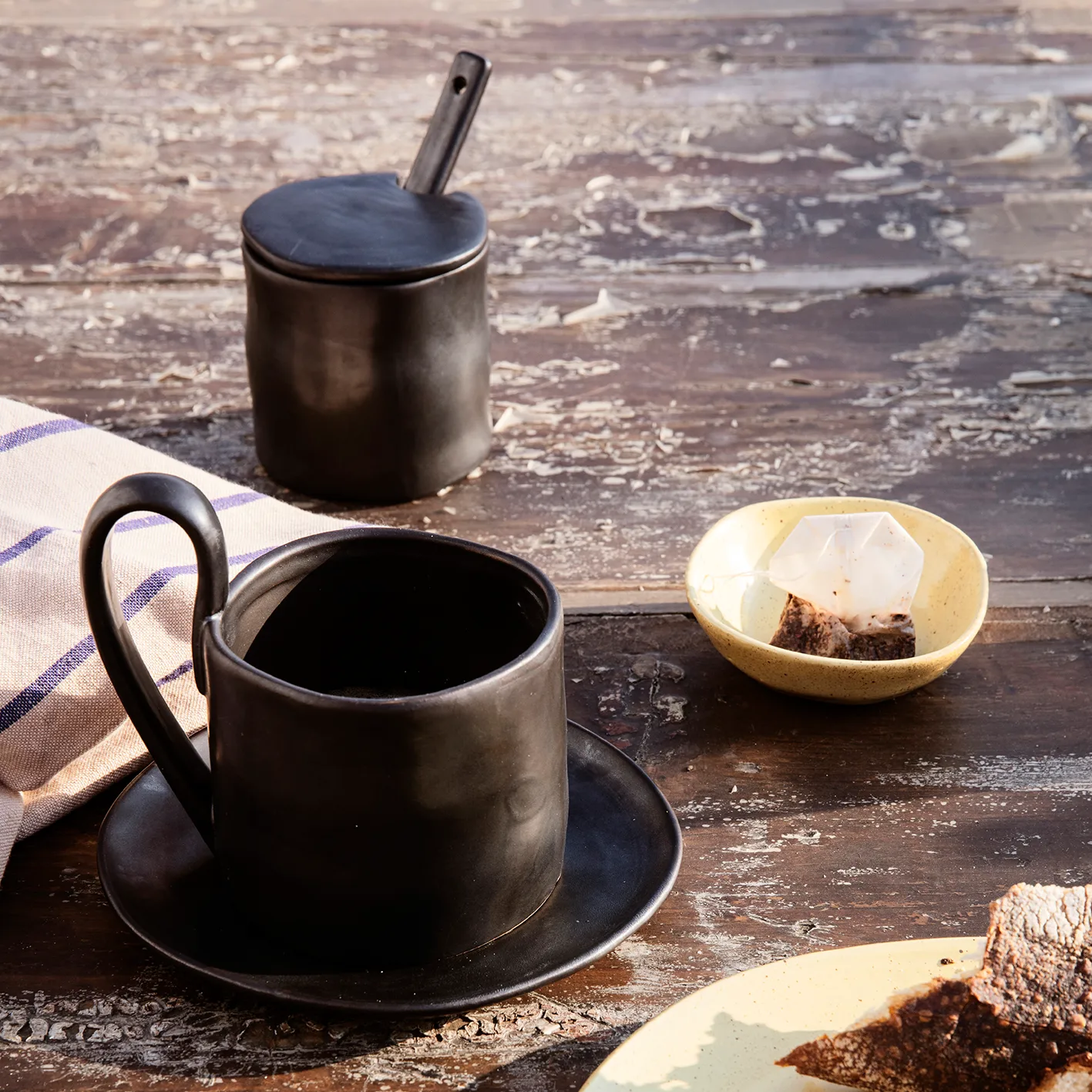 Flow mały talerz 15 cm, black Ferm Living