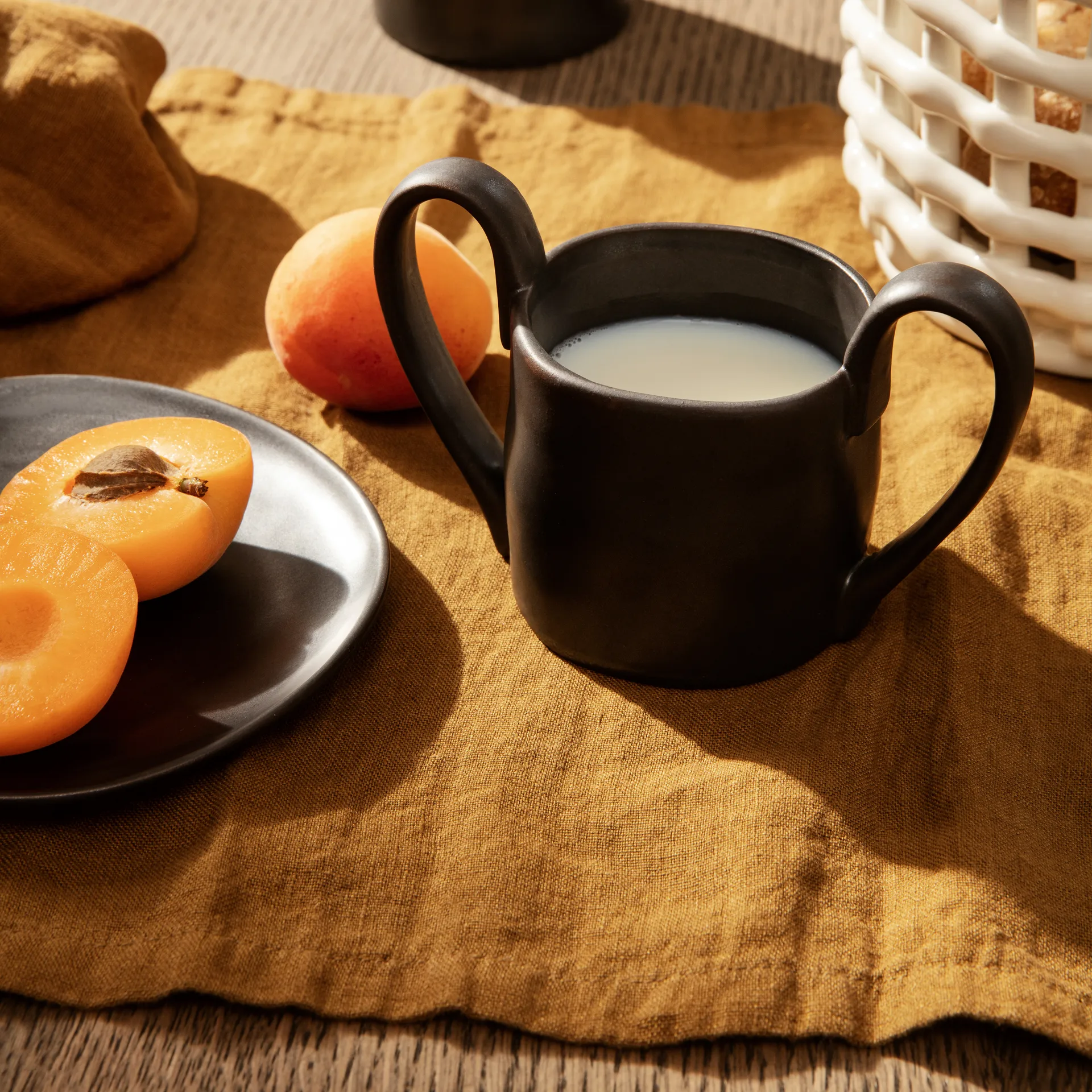 Flow mały talerz 15 cm, black Ferm Living