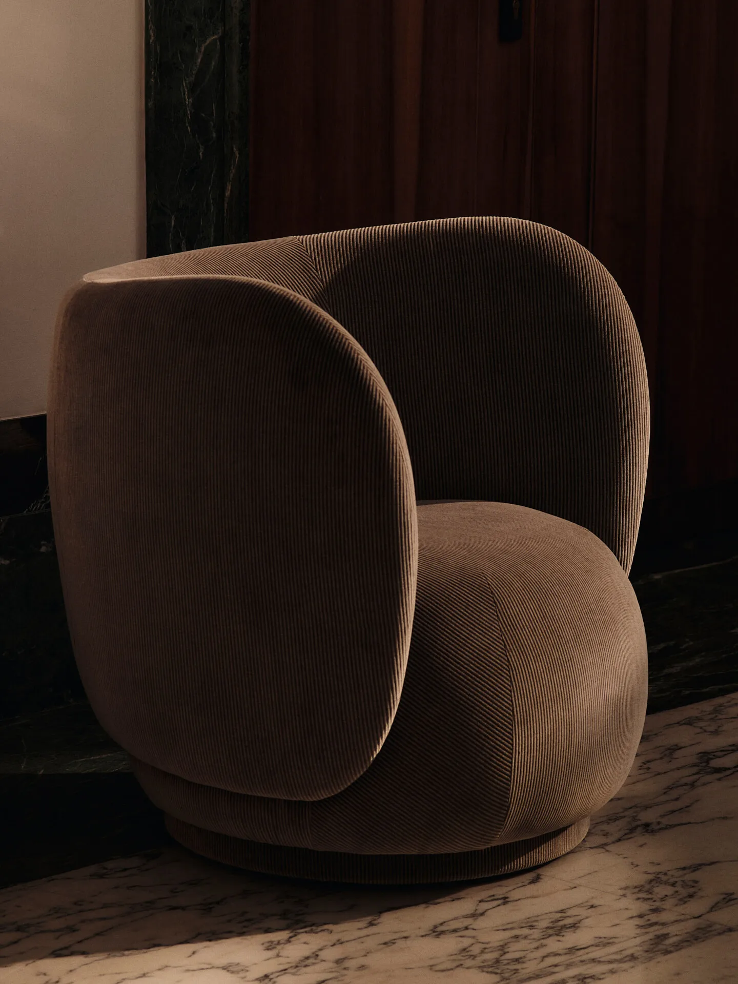 Fotel do salonu Rico lounge chair, Devoré velvet-Flint grey Ferm Living