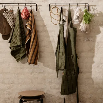 Hale fartuch dziecięcy - green-black - Ferm Living