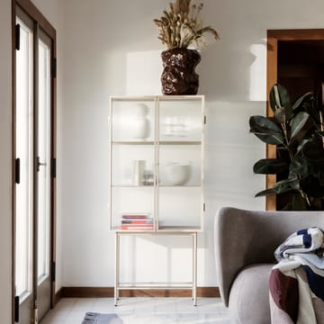 Haze Biała gablota - Cashmere - Ferm Living