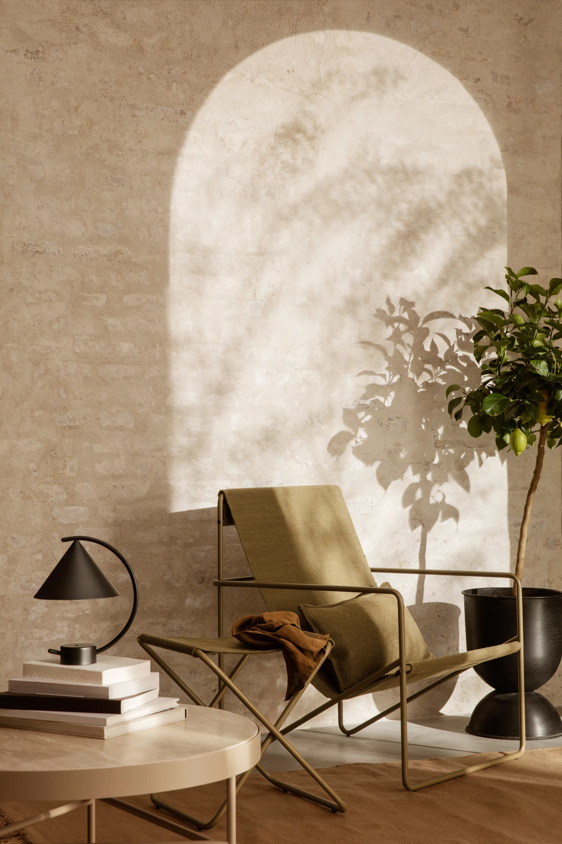 Hourglass doniczka, duża Ø50 cm, Black-dark grey Ferm Living