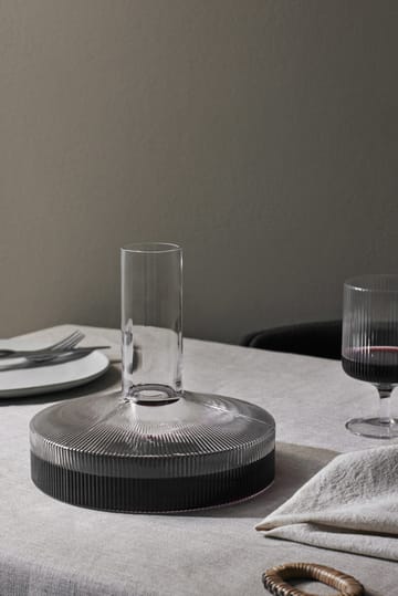 Karafka do wina Ripple - Popielaty dymiony - Ferm Living