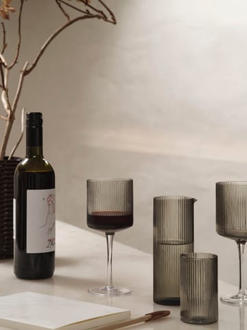 Kieliszek do wina czerwonego Ripple 32,5 cl 2-pack - Smoked grey - Ferm Living