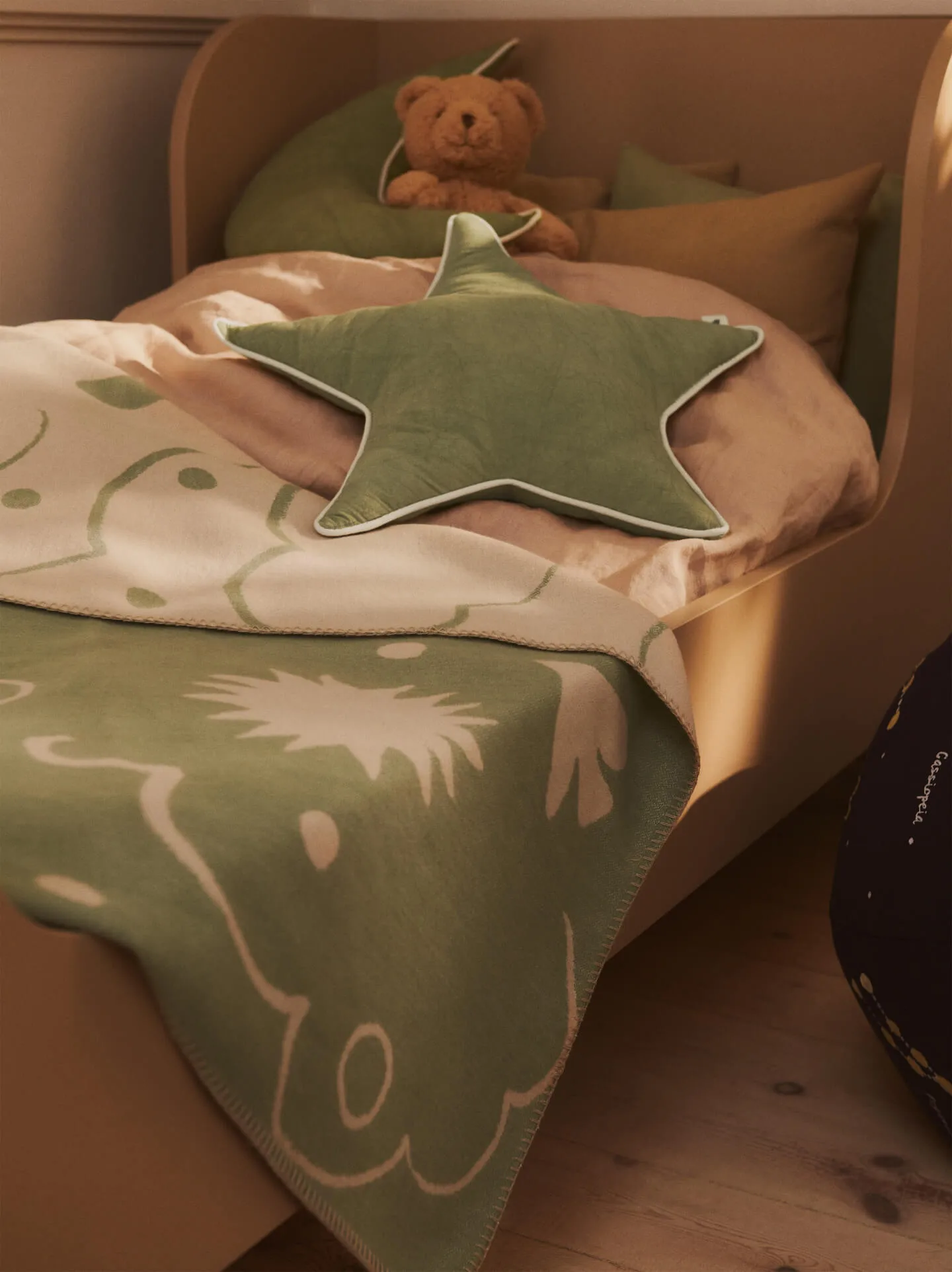 Koc Skye, Tea green-parchment, 80x120 cm Ferm Living