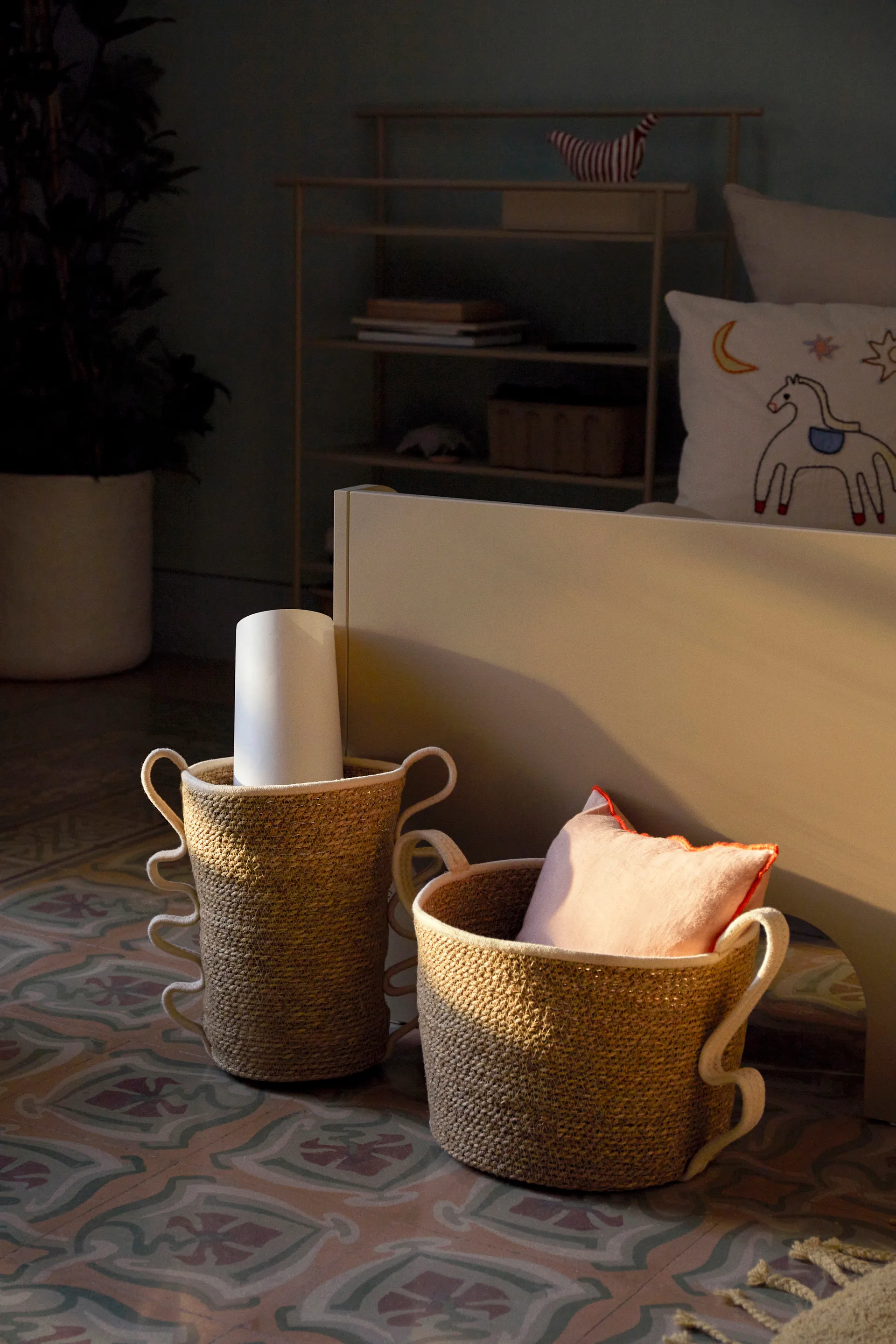 Kosz do przechowywania Verso 2 szt., Złamana biel Ferm Living