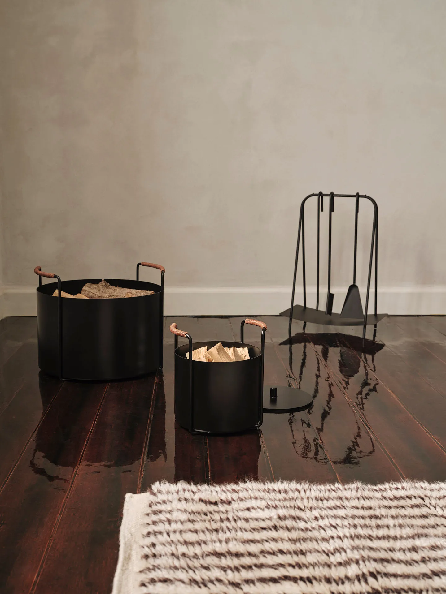 Kosz na drewno opałowe Port, 42x40x32,4 cm, Black Ferm Living