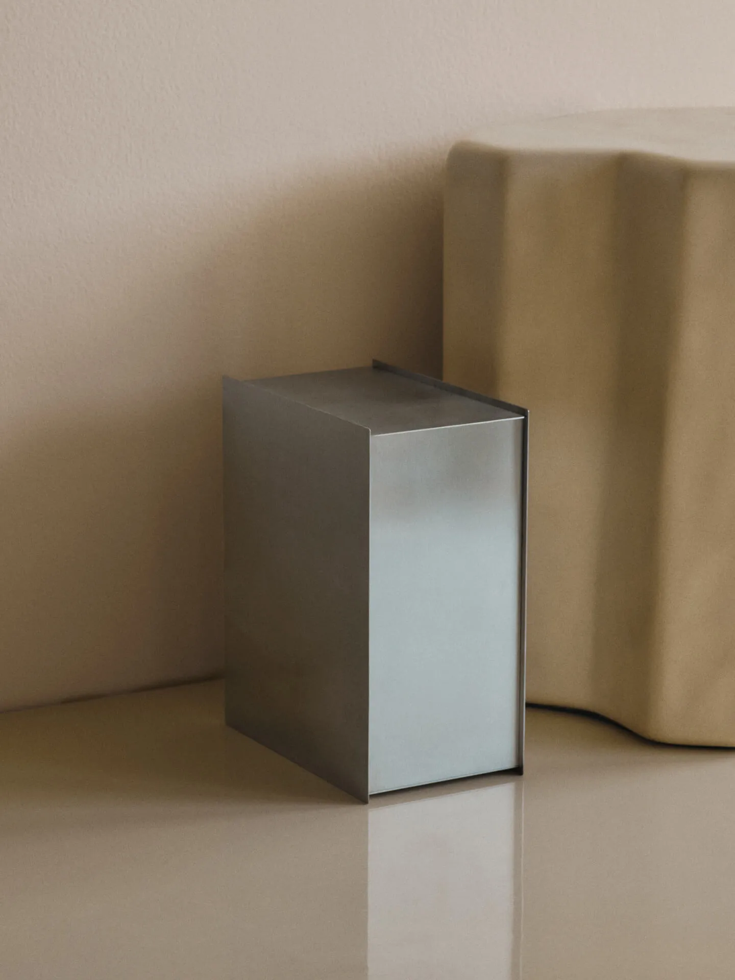 Kosz na śmieci Sama, Brushed stainless steel Ferm Living