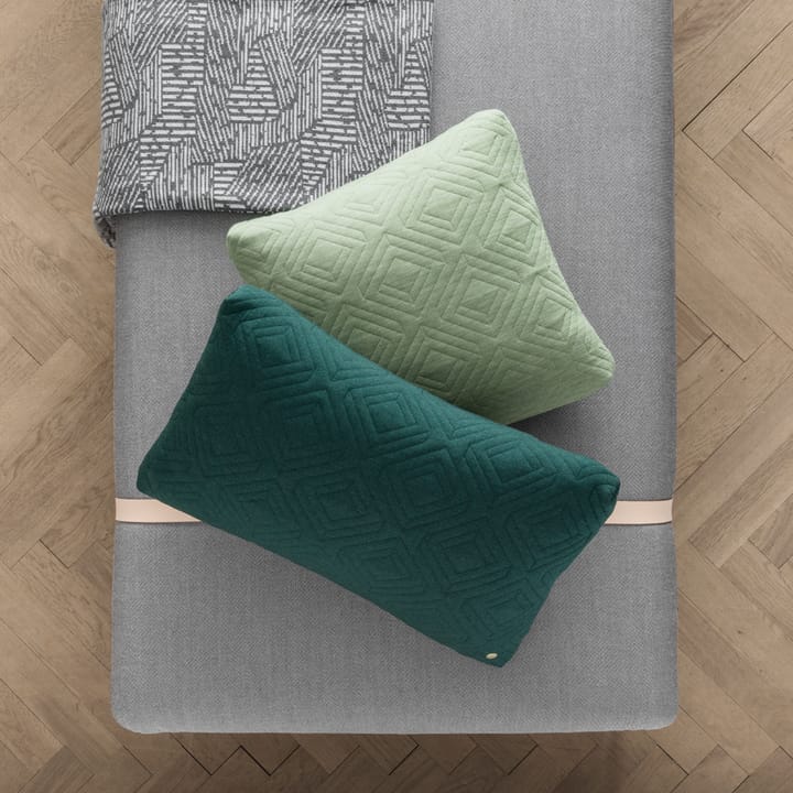 Kozetka Turn, tkanina fiord by kvadrat dark blue, czarny stativ Ferm Living