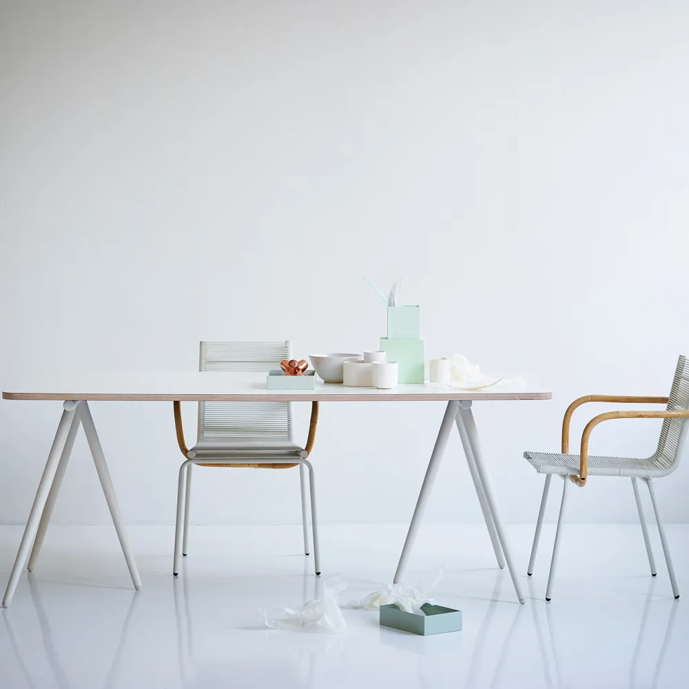 Kozetka Turn, tkanina fiord by kvadrat dark grey, czarny stojak Ferm Living