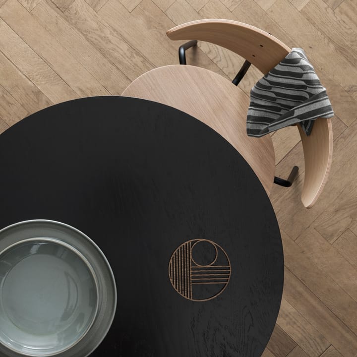 Krzesło Herman - walnut, czarny stalowy stojak - ferm LIVING