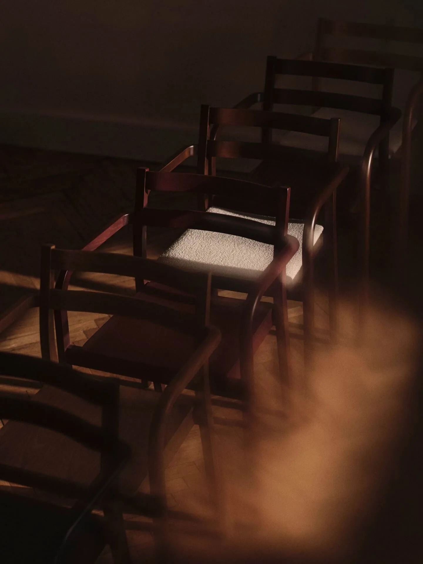 Krzesło z podłokietnikami Boda, Red brown Ferm Living