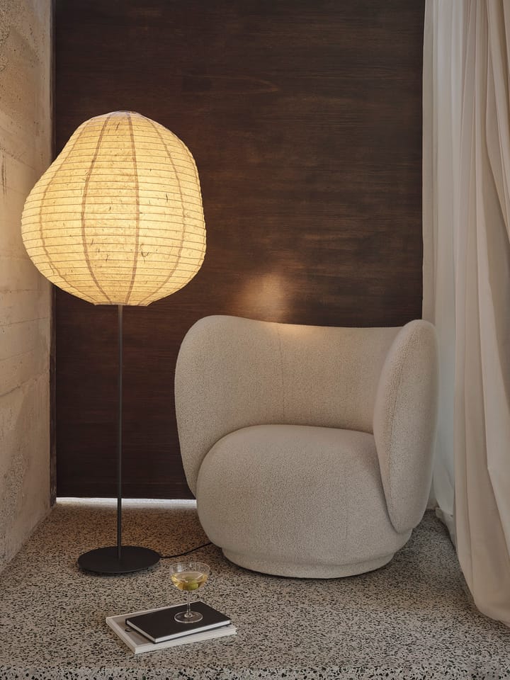 Lampa podłogowa Kurbis high, Natural-black Ferm Living