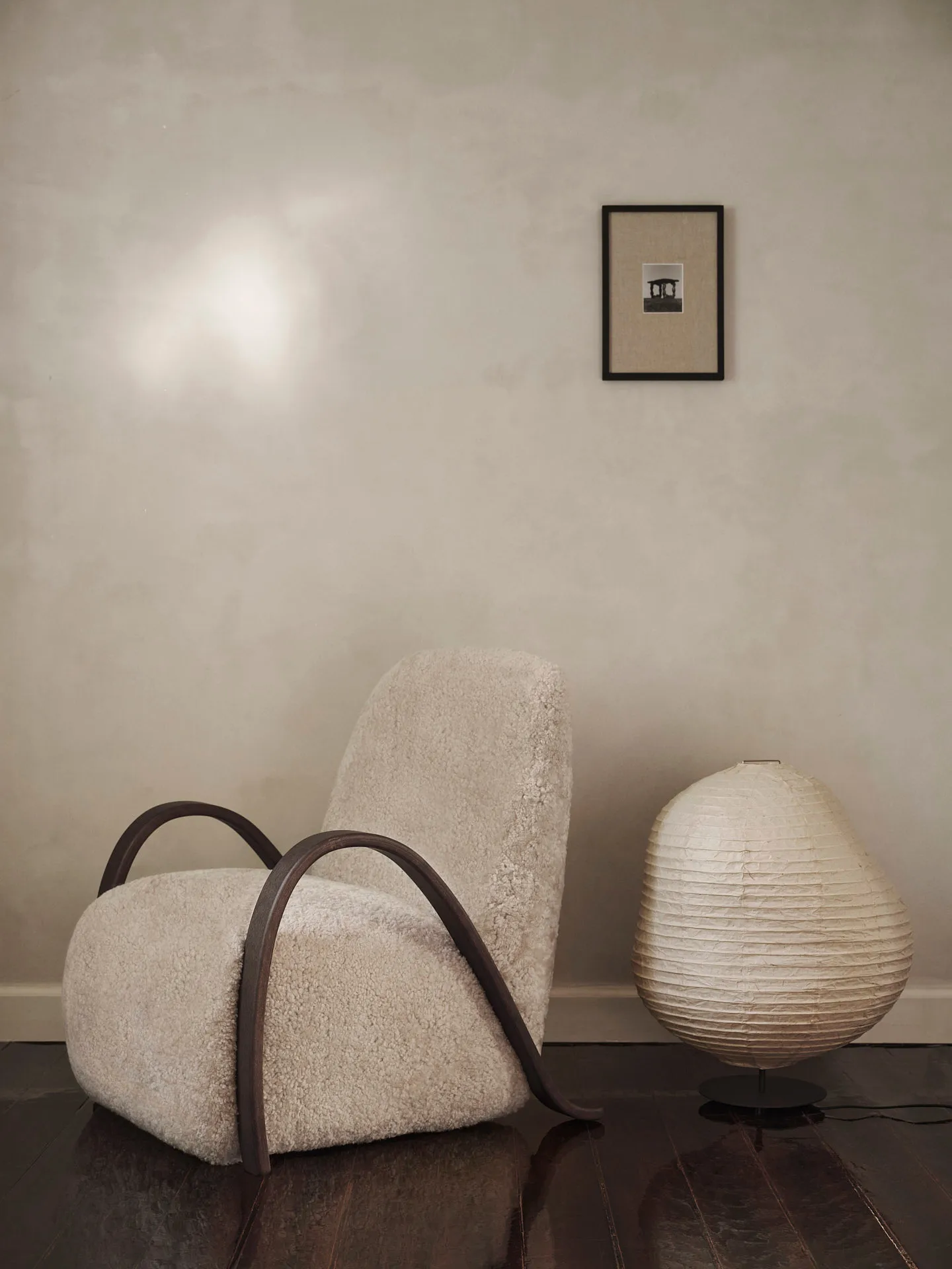 Lampa podłogowa Kurbis low, Natural-black Ferm Living