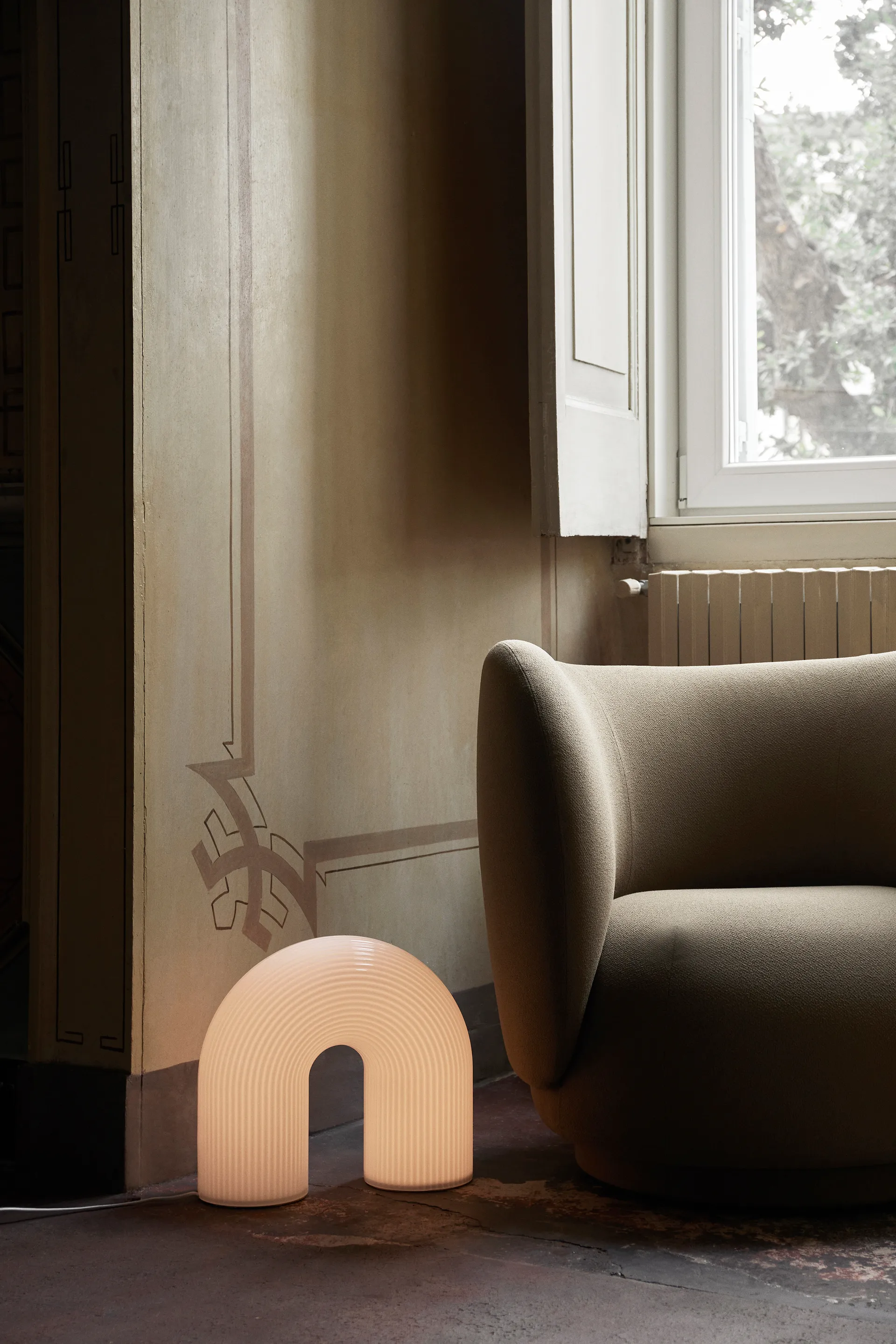 Lampa podłogowa Vuelta 40x16x36 cm, Biały Ferm Living