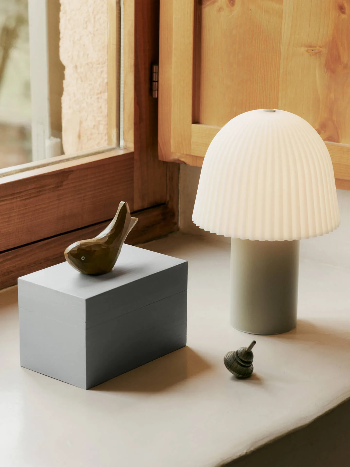 Lampa przenośna Frill, Cashmere-white Ferm Living