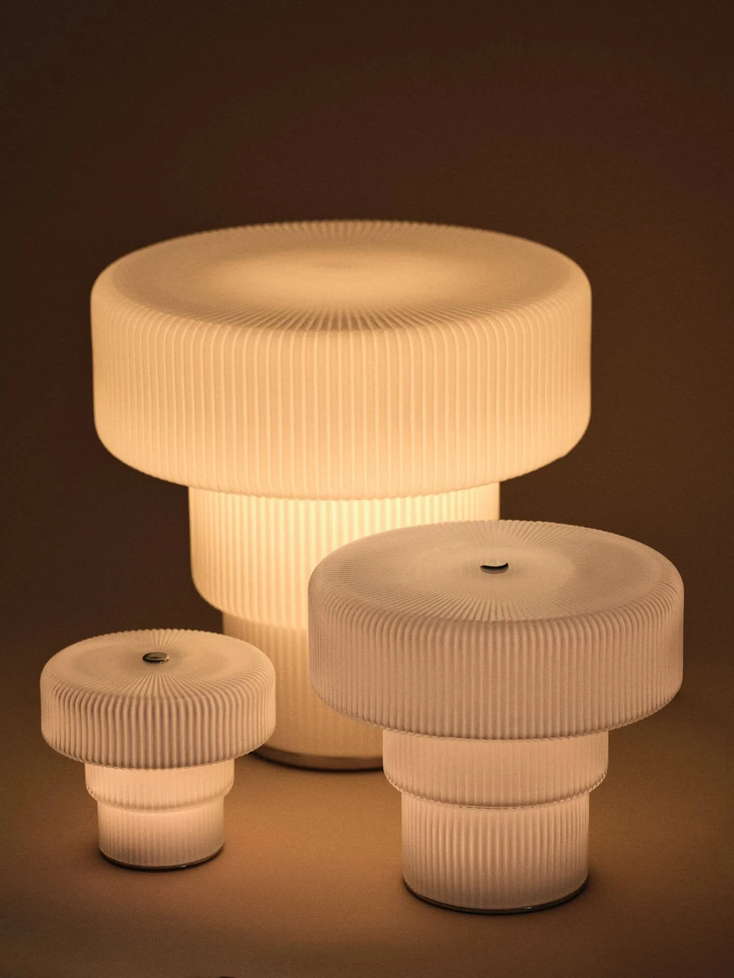 Lampa stołowa Ripple, White, Ø28x28 cm Ferm Living