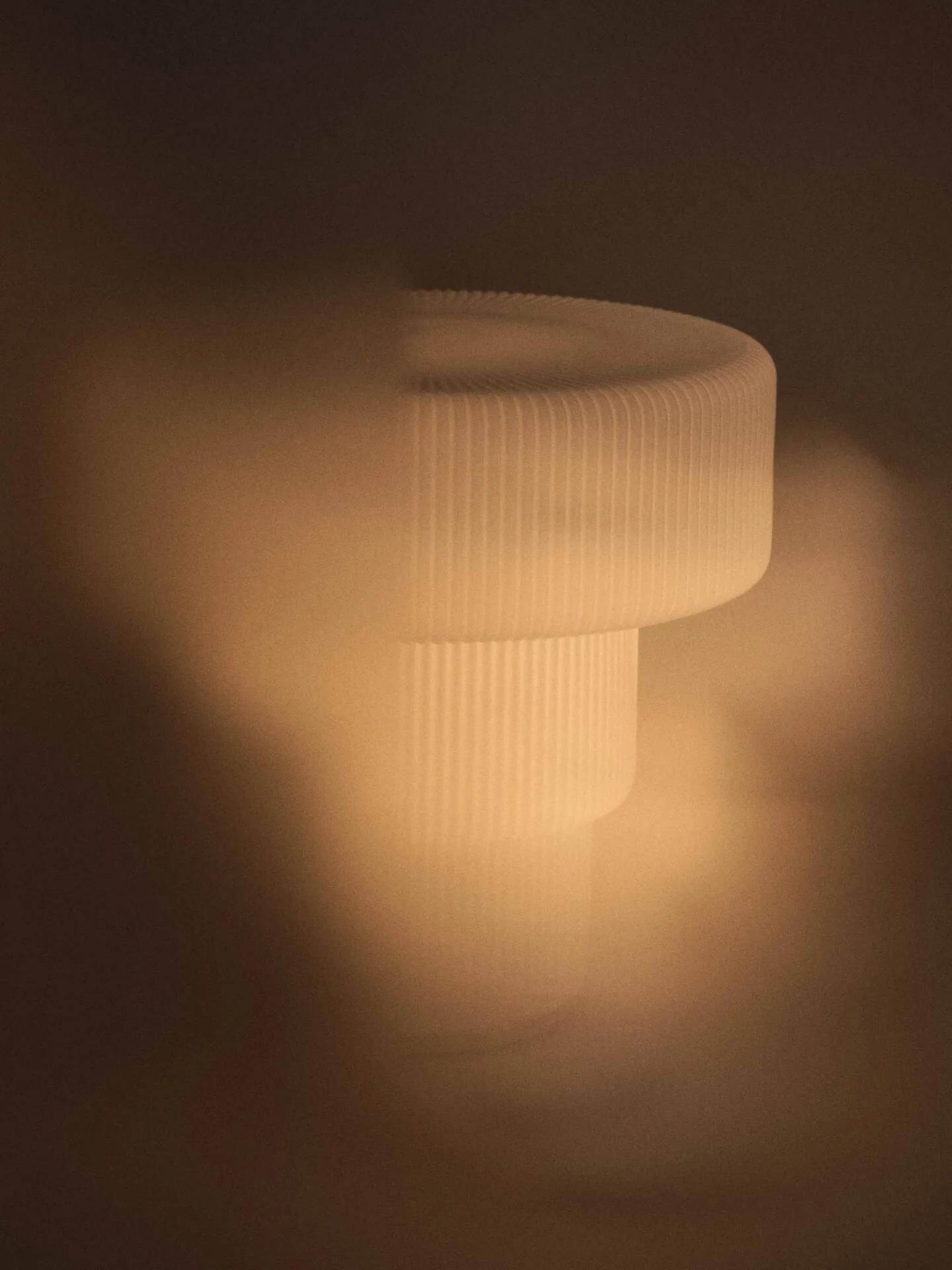 Lampa stołowa Ripple, White, Ø28x28 cm Ferm Living