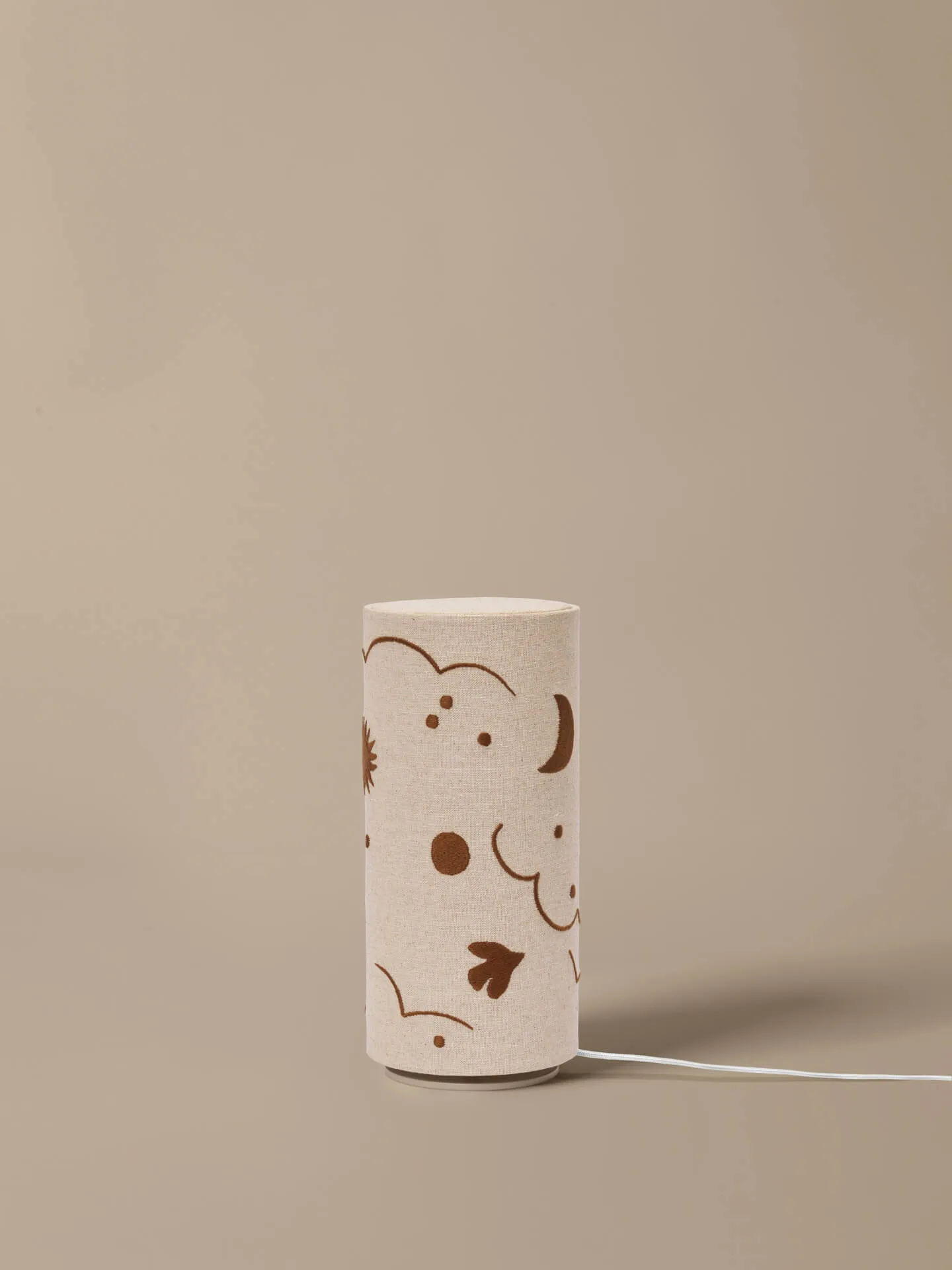 Lampa stołowa Skye, Natural-bronze Ferm Living