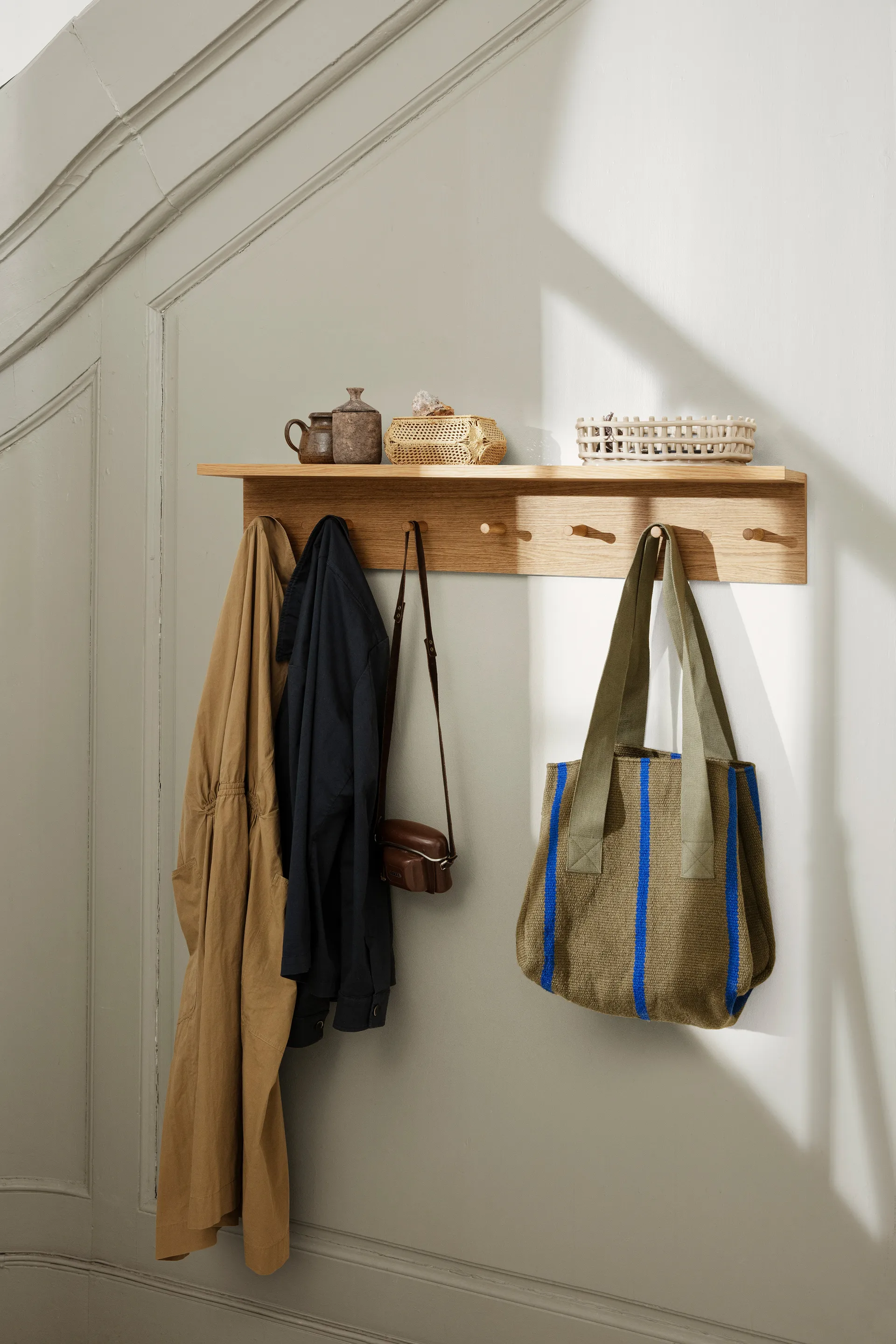 Listwa z gałkami Place Rack dąb, Medium Ferm Living