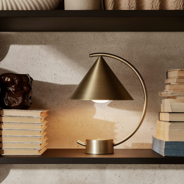 Meridian lampa stołowa, brass Ferm Living
