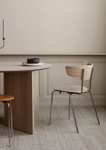 Mingle owalny stół jadalny - oak Naturaal veneer, nóżka kątowa dąb - Ferm Living