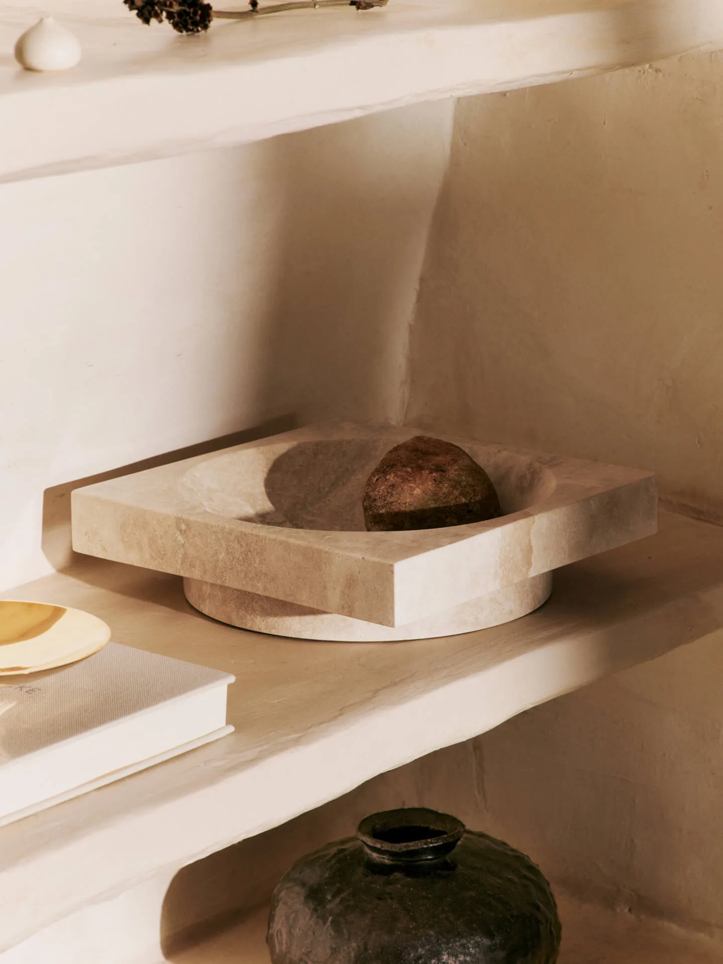 Miska niska dekoracyjna Hew, Travertine Ferm Living