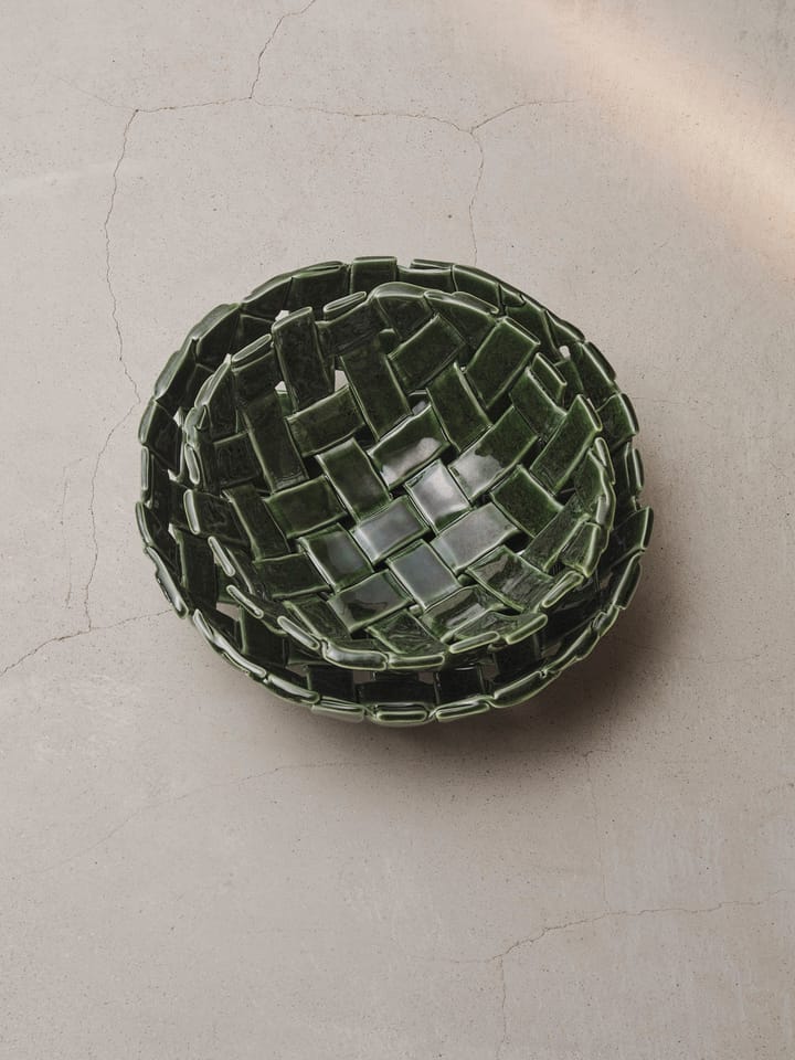 Miska Plait Ø30 cm, Emerald green Ferm Living