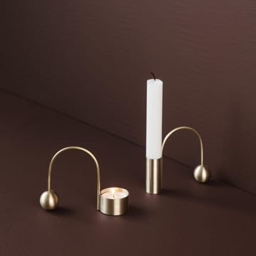 Mosiężny świecznik Balance - świeczka - Ferm Living