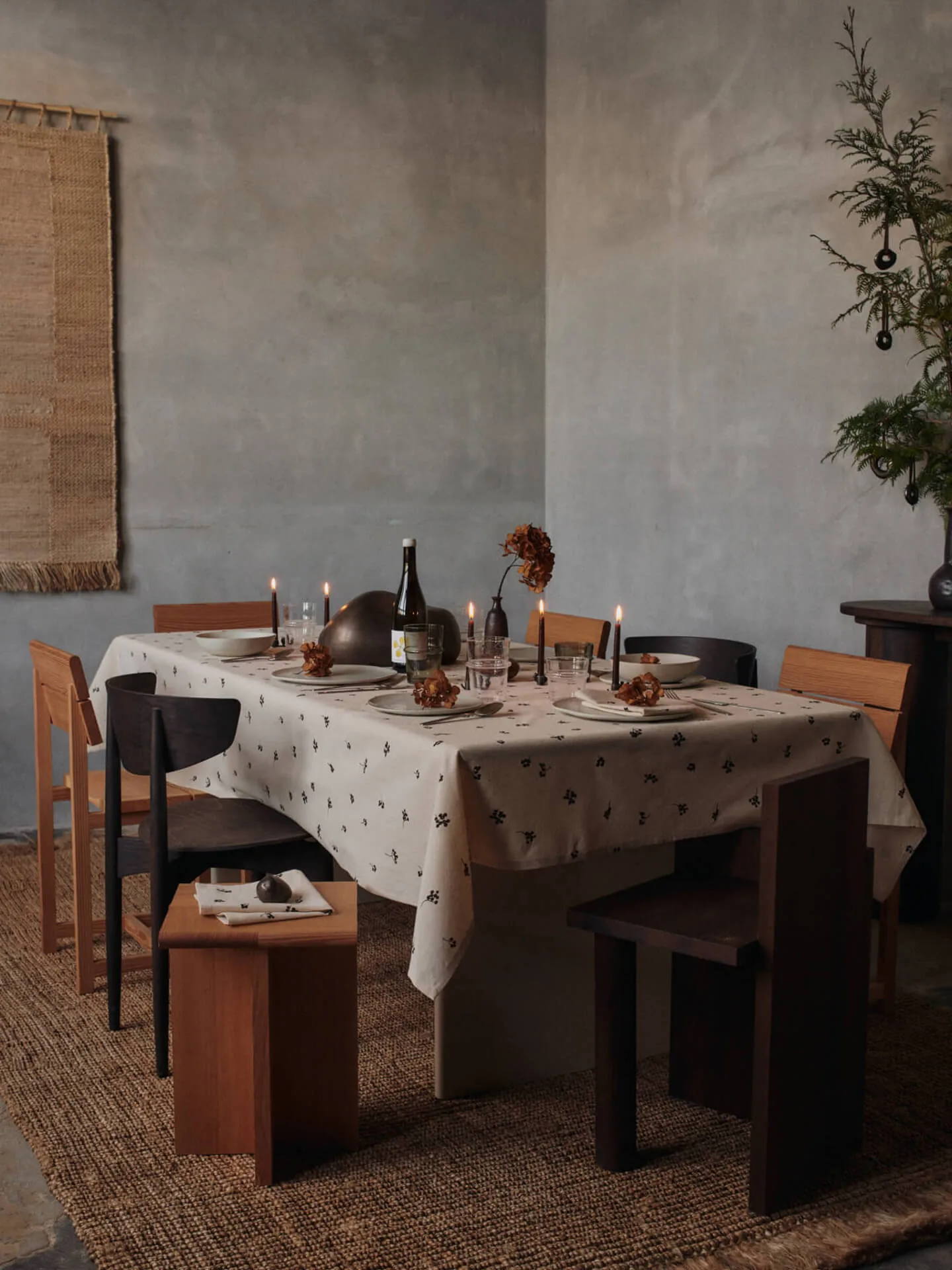 Obrus Baies 150x240 cm, Naturalny-ciemna czekolada Ferm Living