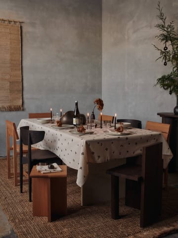 Obrus Baies 150x240 cm - Naturalny-ciemna czekolada - Ferm Living