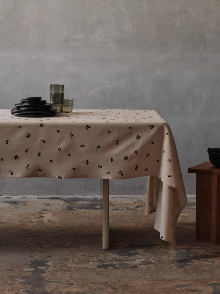 Obrus Baies 150x240 cm, Naturalny-ciemna czekolada Ferm Living