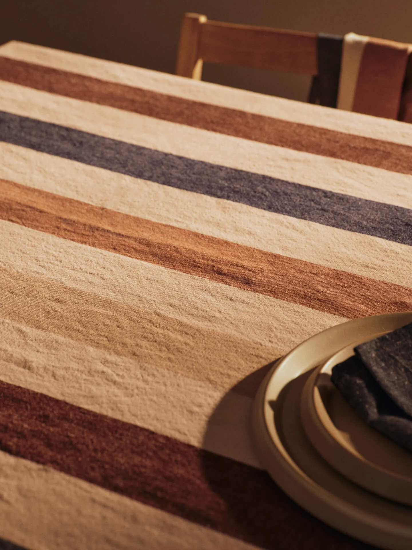 Obrus Hale, Cashmere-mocha-indigo blue, 150x240 cm Ferm Living