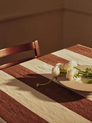 Obrus Hale - Chestnut-frosted lime, 150x240 cm - Ferm Living