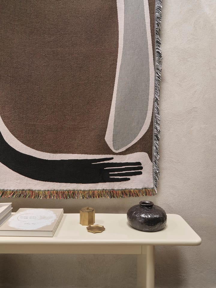 Pled Pose Tapestry 120x170 cm, Coffee Ferm Living