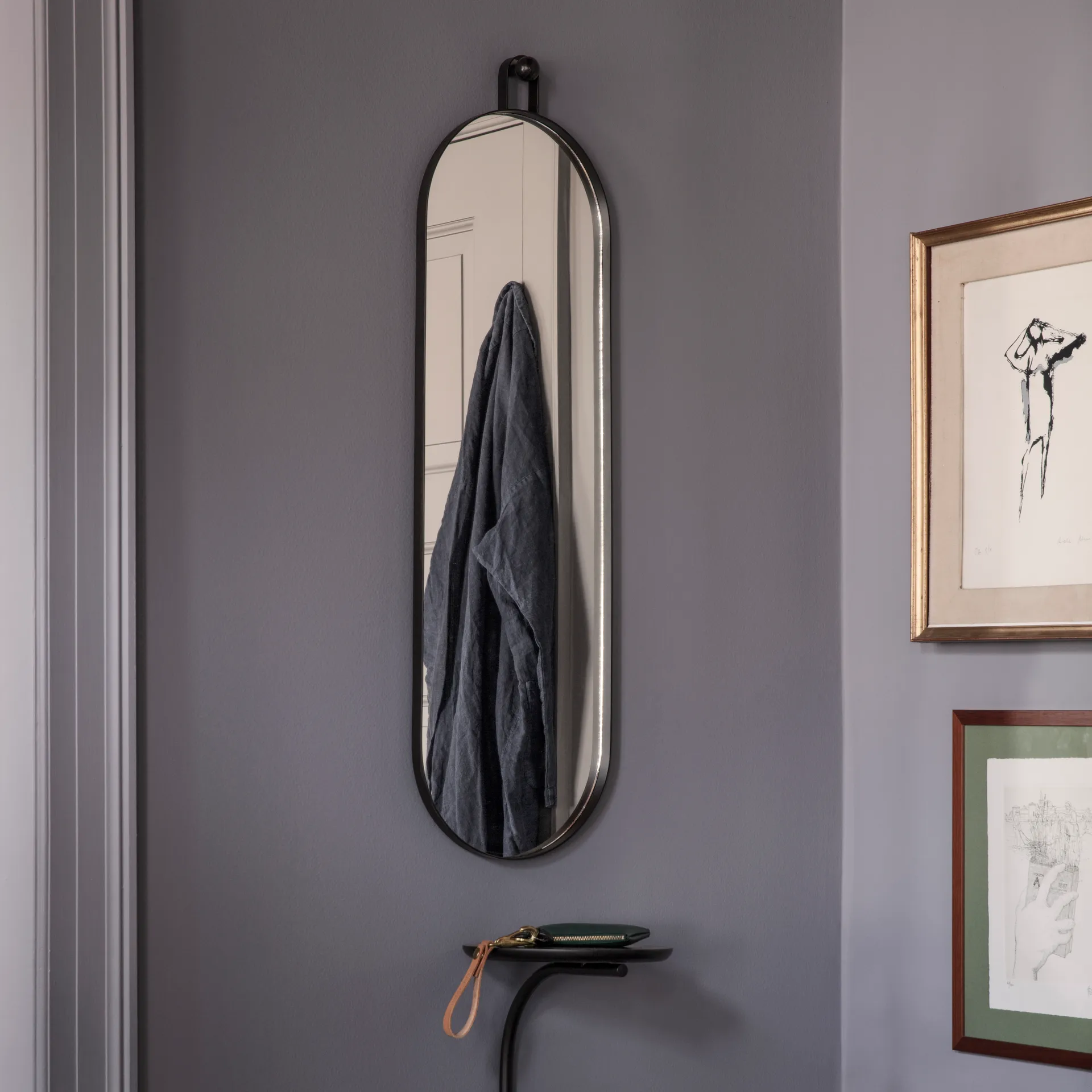 Poise lusterko owalne, black Ferm Living