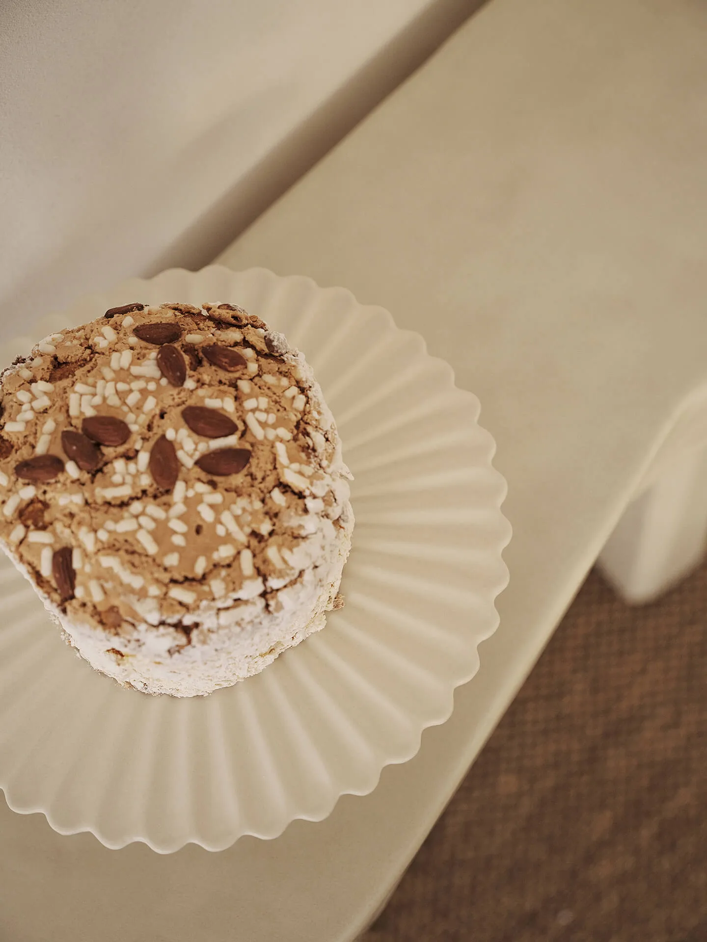 Półmisek na ciasto Fountain Ø31 cm, Off white Ferm Living