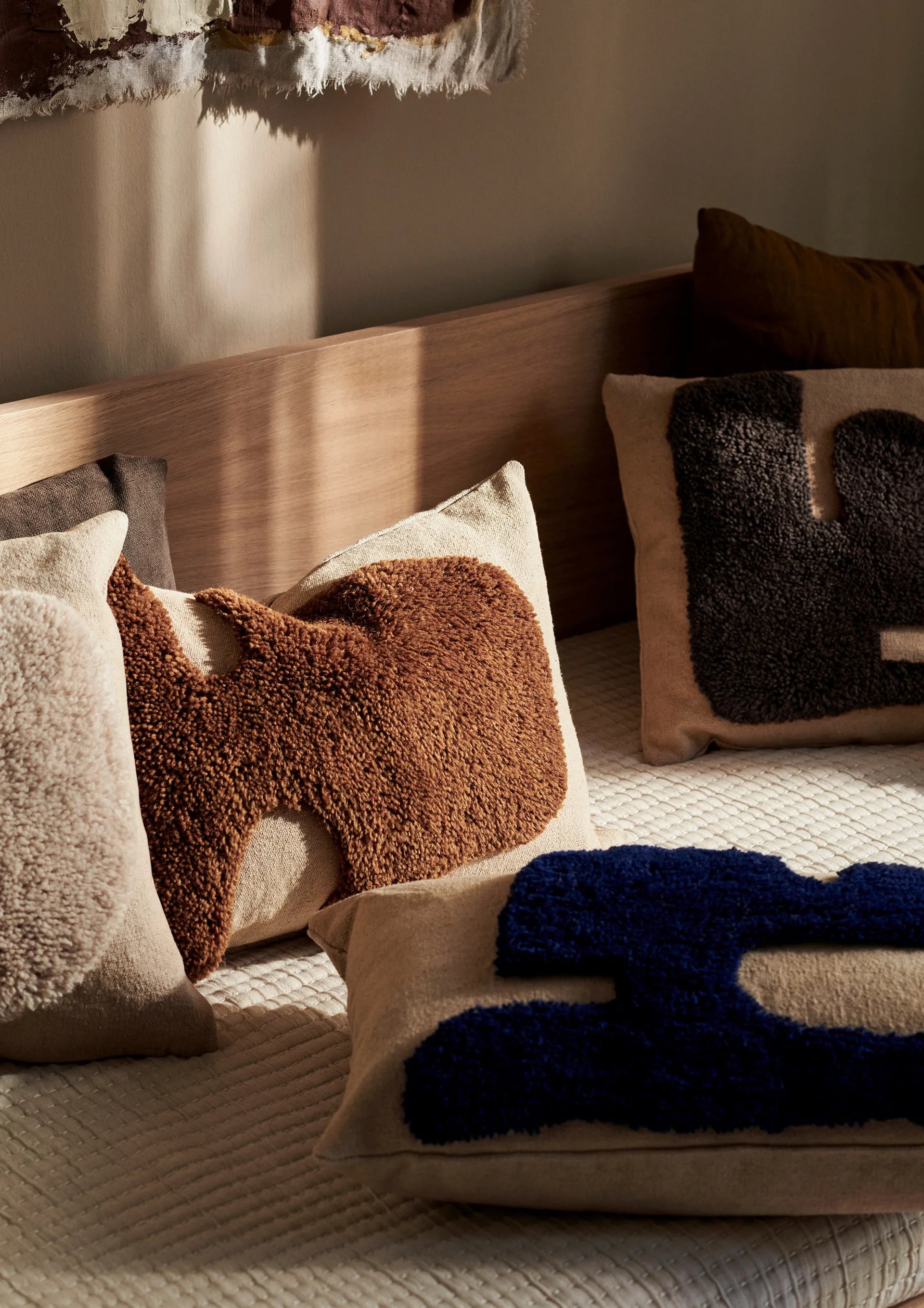 Prostokątna poduszka Lay 40x60 cm, Sand / Jaskrawy niebieski Ferm Living