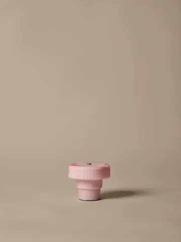 Przenośna lampka stołowa Ripple - Pale rose, 10cm - Ferm Living