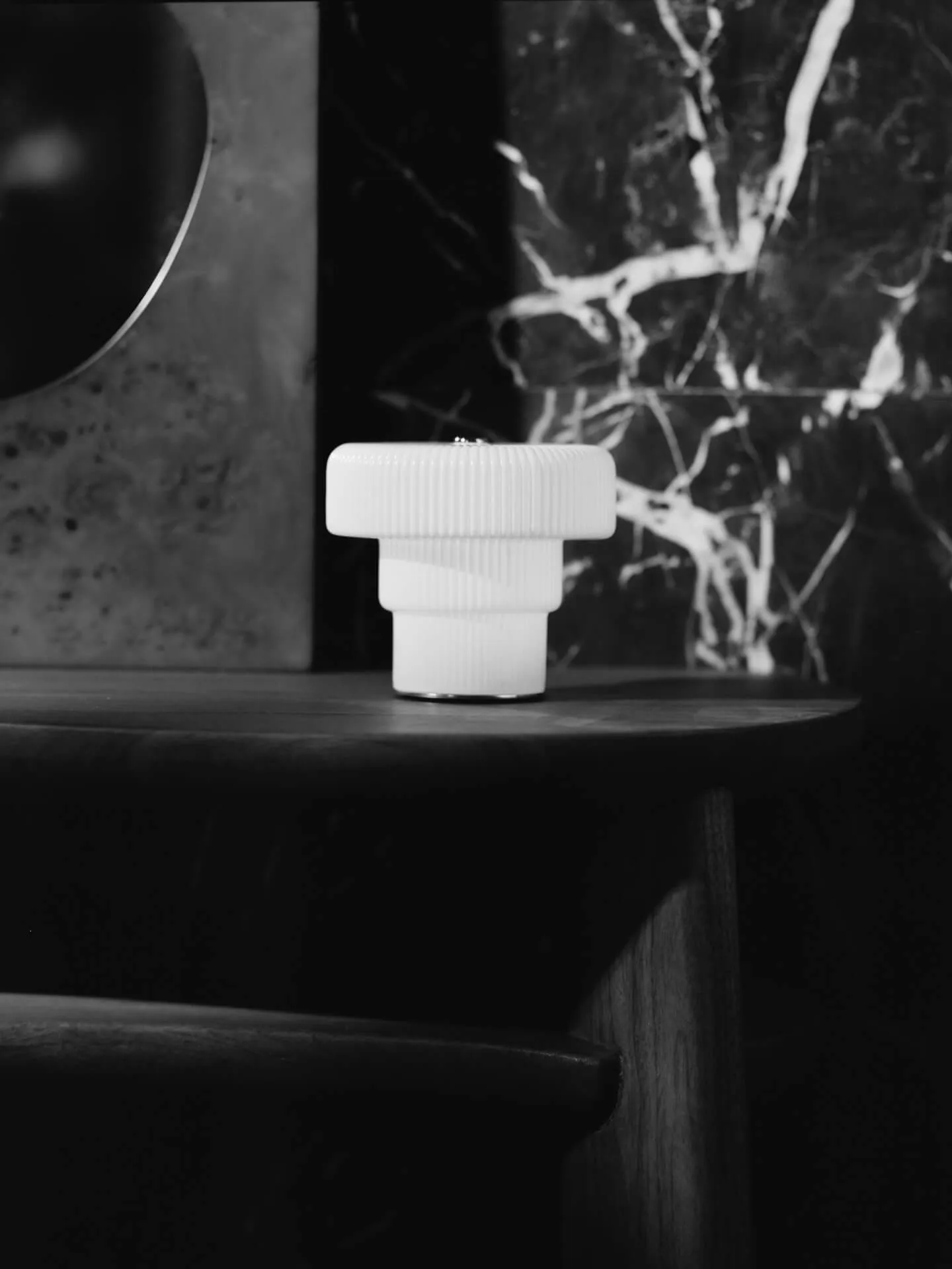 Przenośna lampka stołowa Ripple, White, 10cm Ferm Living
