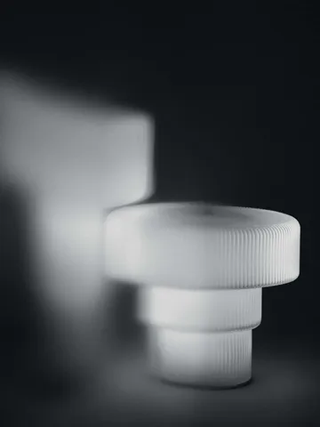 Przenośna lampka stołowa Ripple - White, 16,5 cm - Ferm Living