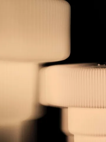 Przenośna lampka stołowa Ripple - White, 16,5 cm - Ferm Living